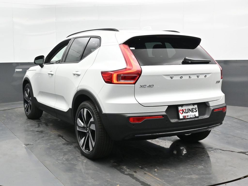 New 2025 Volvo XC40 B5 Plus w/ Protection Package Premier image 8