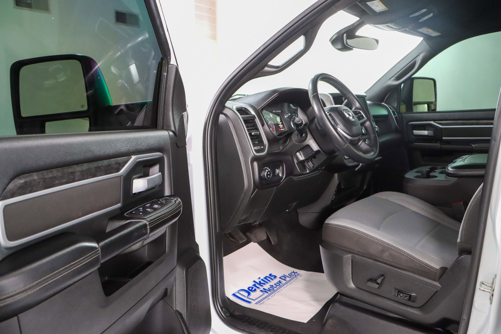 Used 2024 RAM 2500 Big Horn w/ Off Road Package image 3