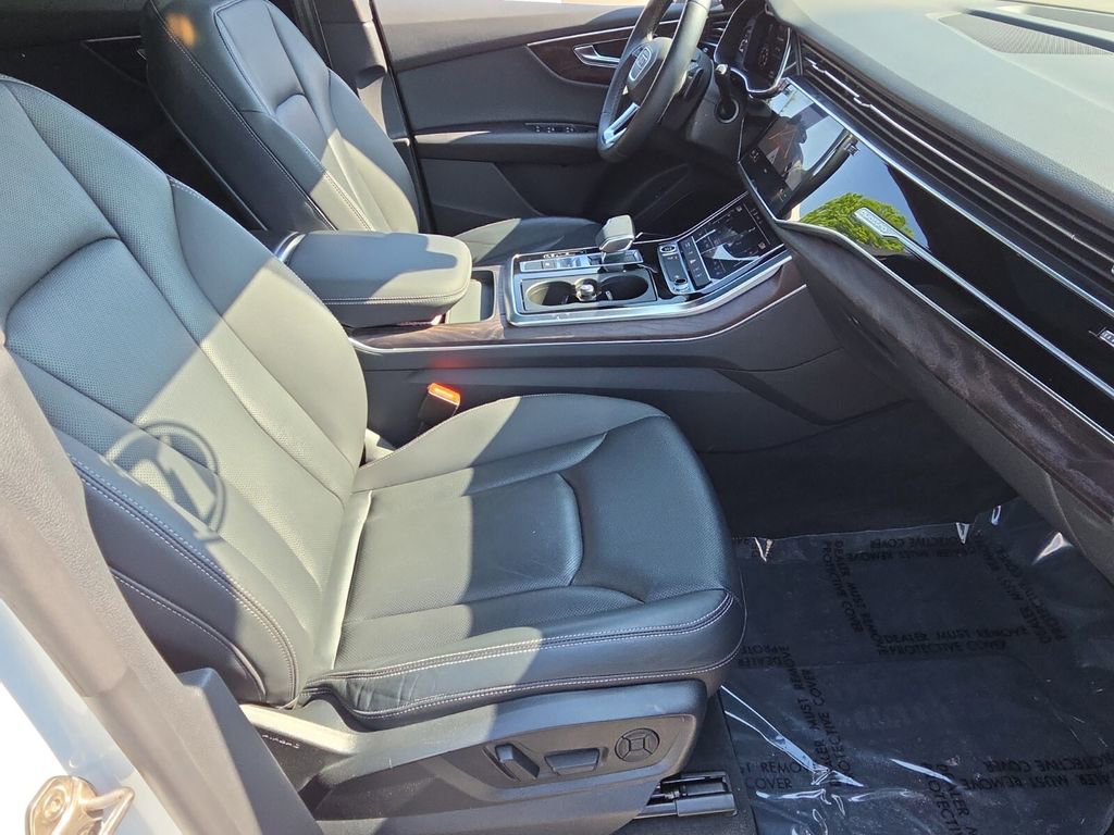 Used 2021 Audi Q8 Premium Plus w/ Premium Plus Package AWD/4WD image 19