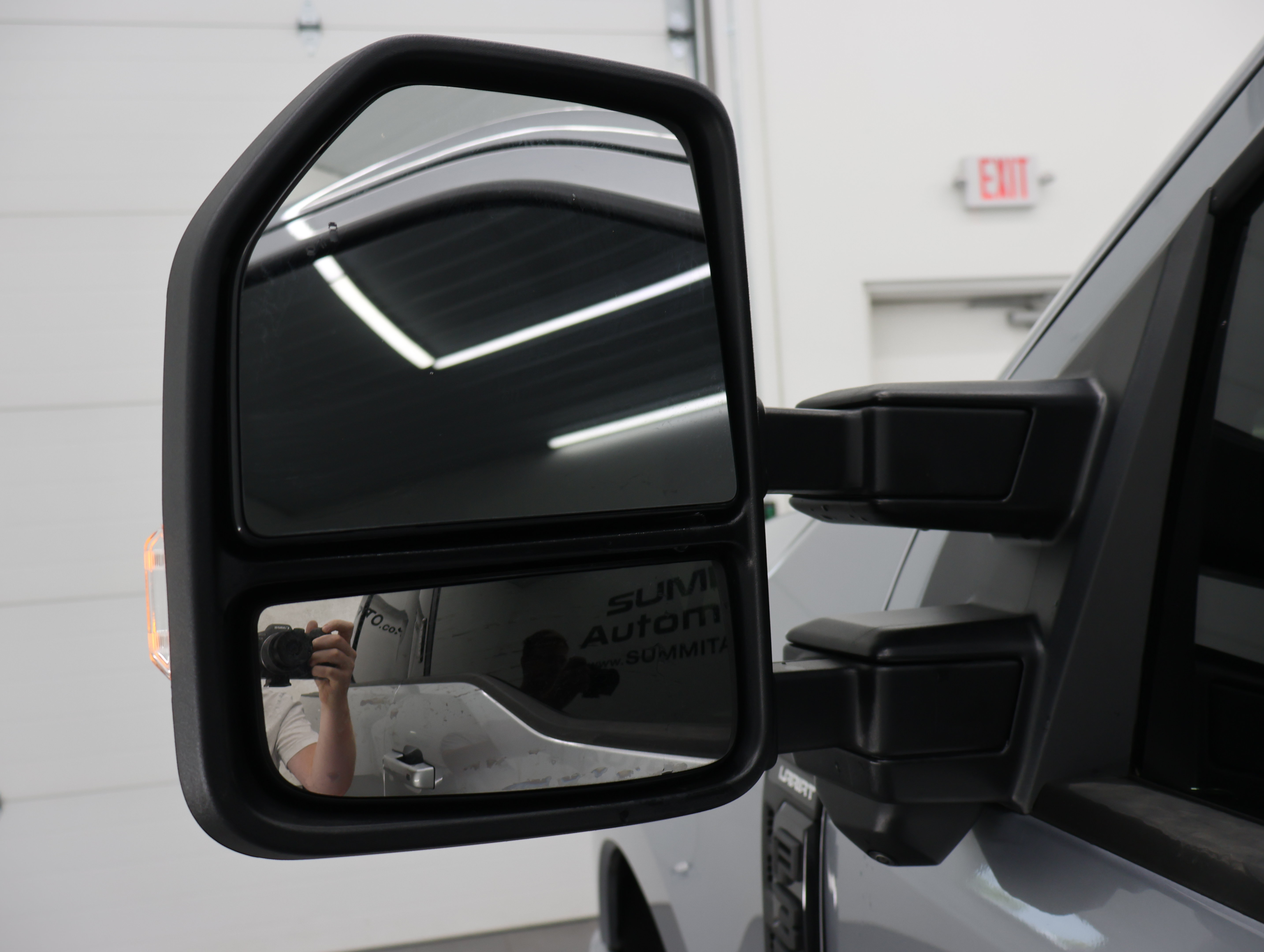 Used 2023 Ford F350 Lariat w/ Lariat Ultimate Package AWD/4WD image 43
