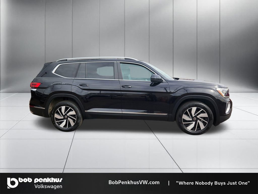 Used 2025 Volkswagen Atlas SEL AWD/4WD image 24