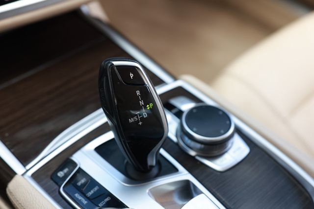 Used 2018 BMW 740i image 46