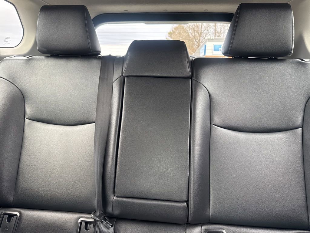 Used 2023 Toyota Corolla Cross XLE image 13