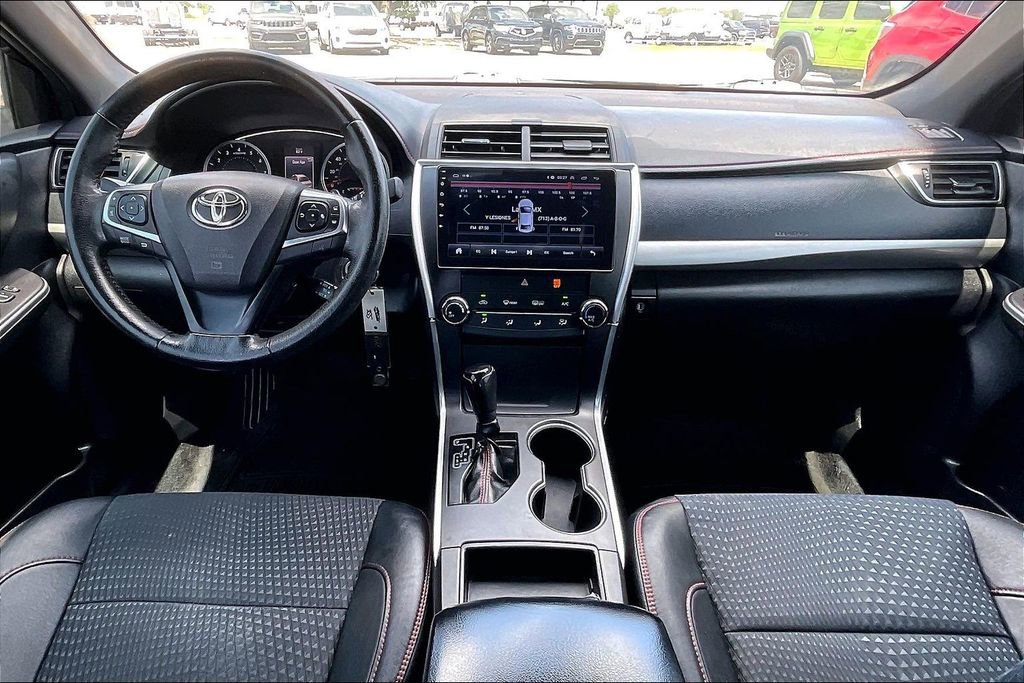 Used 2015 Toyota Camry SE FWD image 7