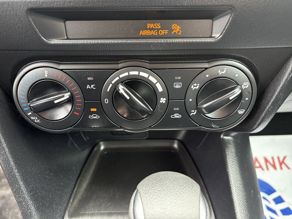 Used 2015 MAZDA MAZDA3 i Sport image 18