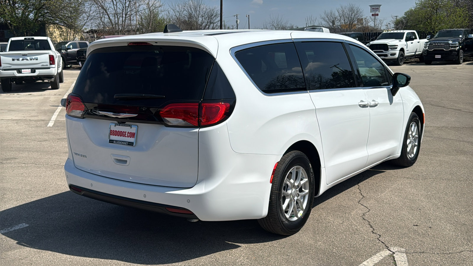 New 2026 Chrysler Voyager LX image 5