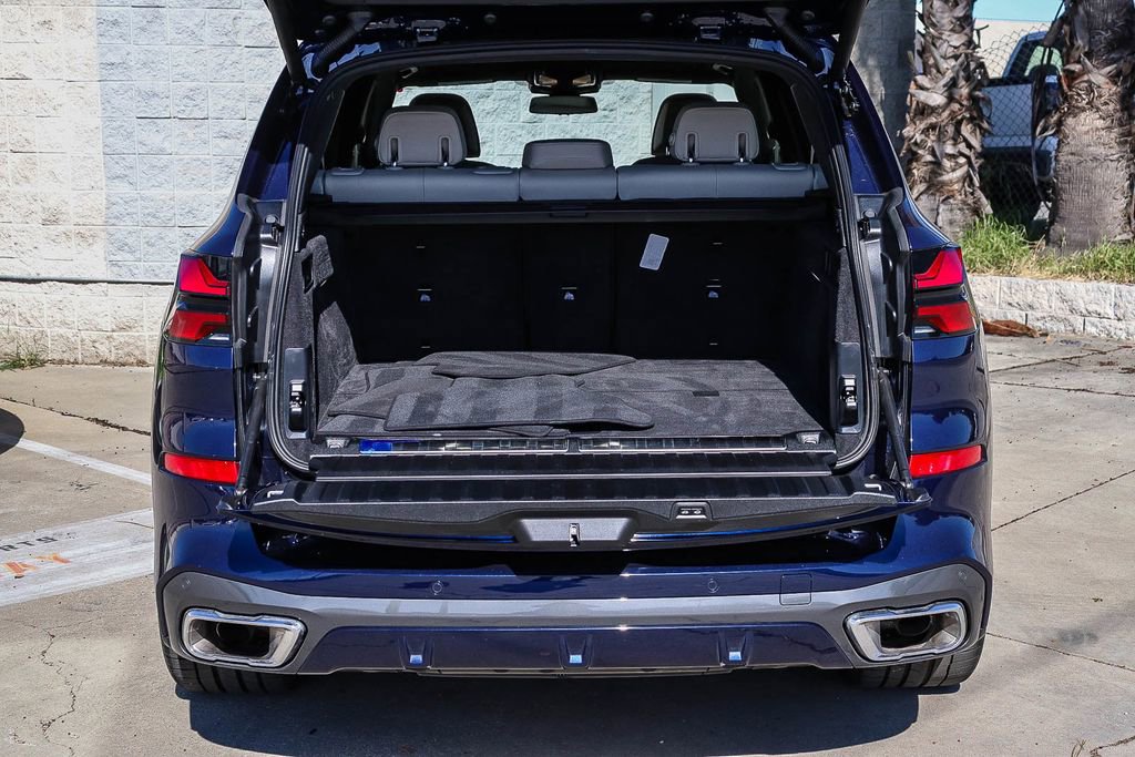 Used 2026 BMW X5 xDrive50e w/ M Sport Package image 27