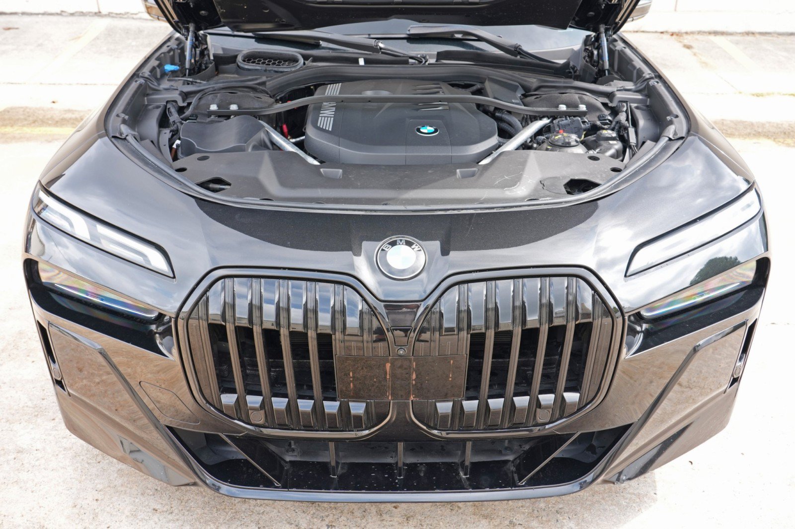 Used 2023 BMW 740i RWD image 8