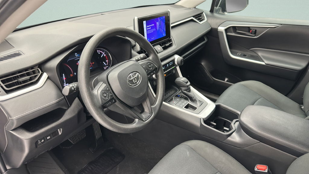 Used 2025 Toyota RAV4 LE AWD/4WD image 12