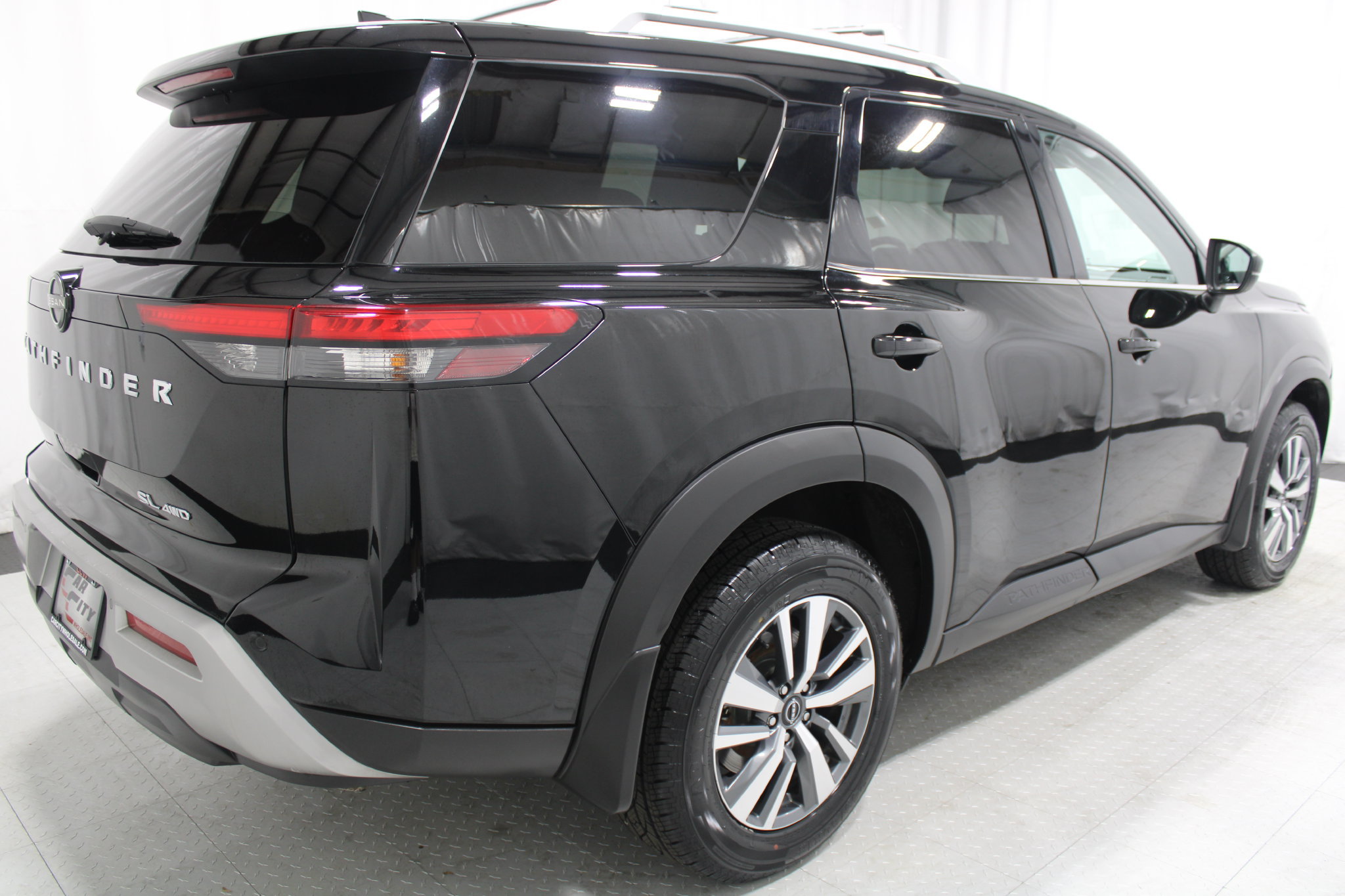 Used 2024 Nissan Pathfinder SL w/ Cargo Package AWD/4WD image 6