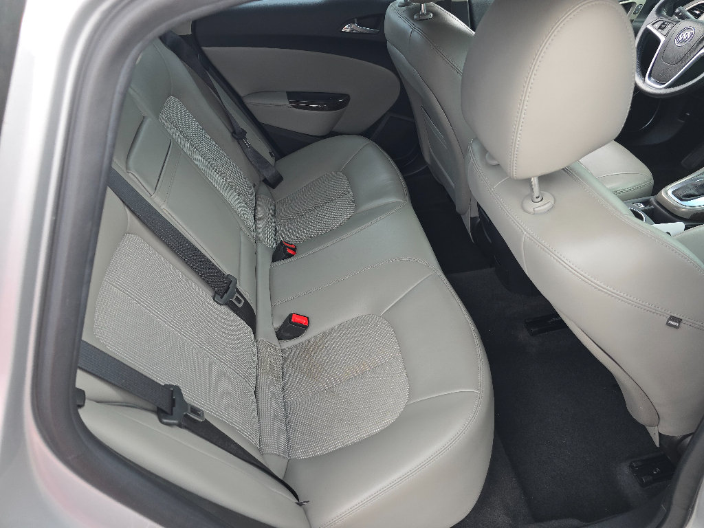 Used 2013 Buick Verano FWD image 12