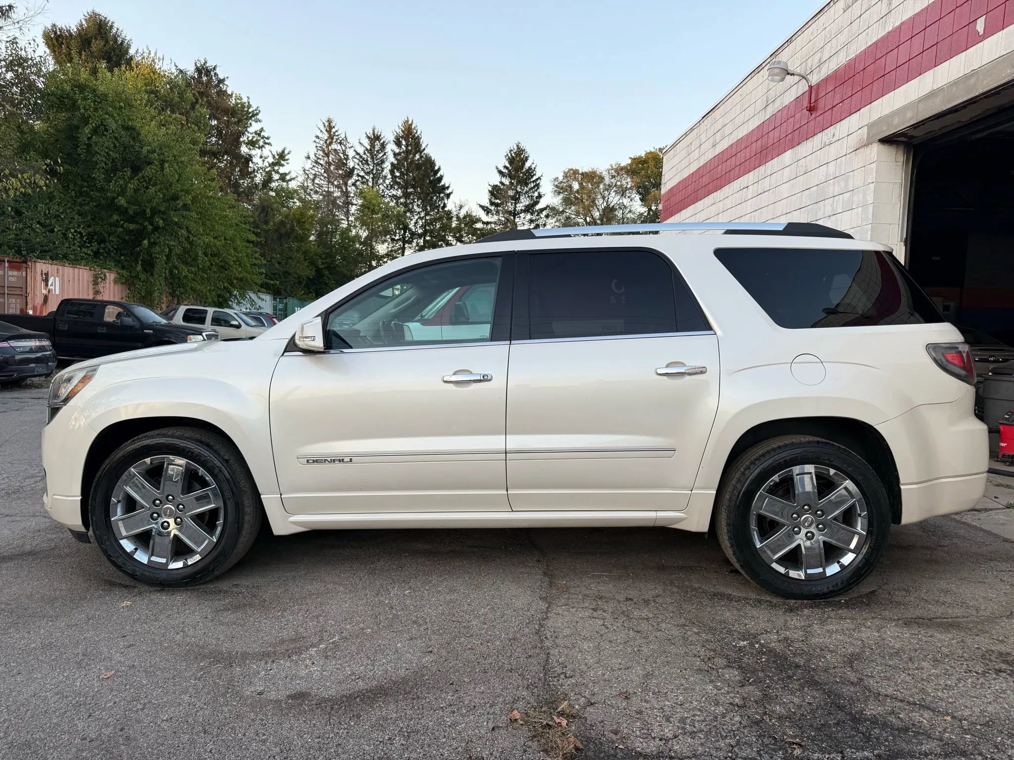 Used 2014 GMC Acadia Denali image 8