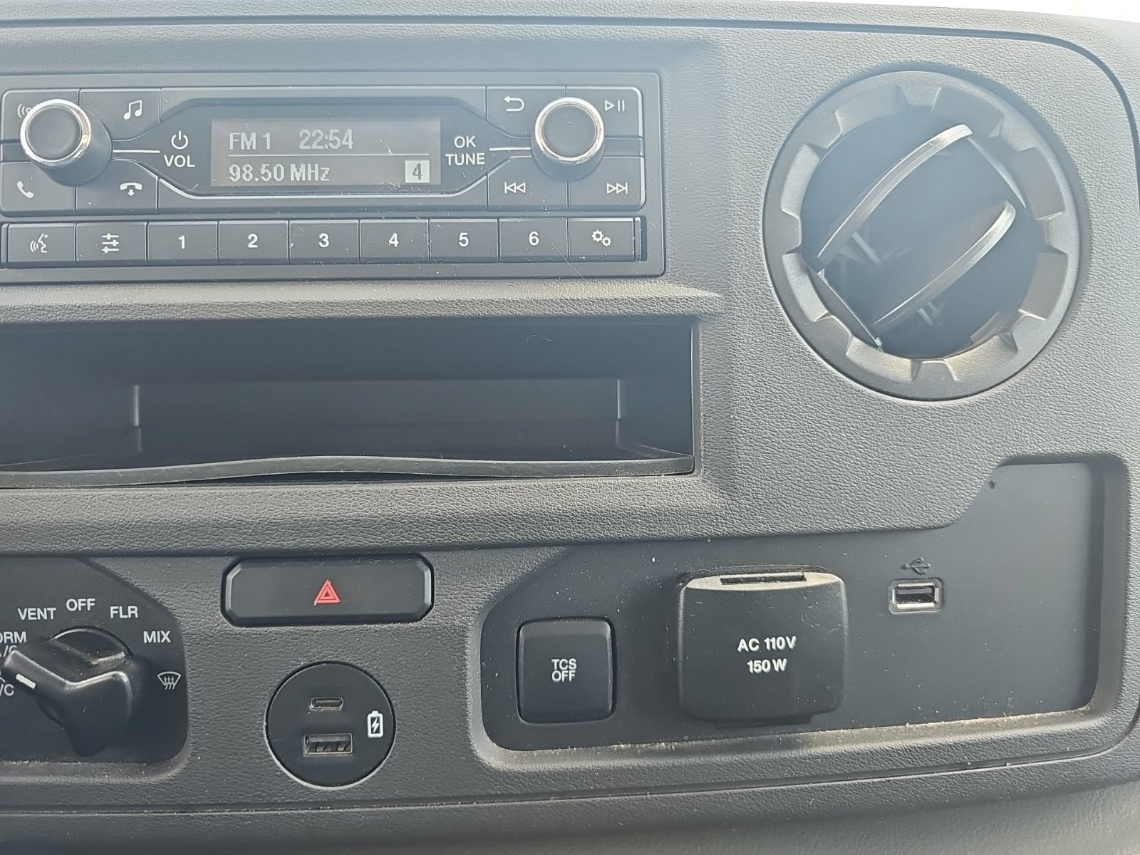 Used 2024 Ford E-450 and Econoline 450 Super Duty w/ Power Windows & Locks Group RWD image 22