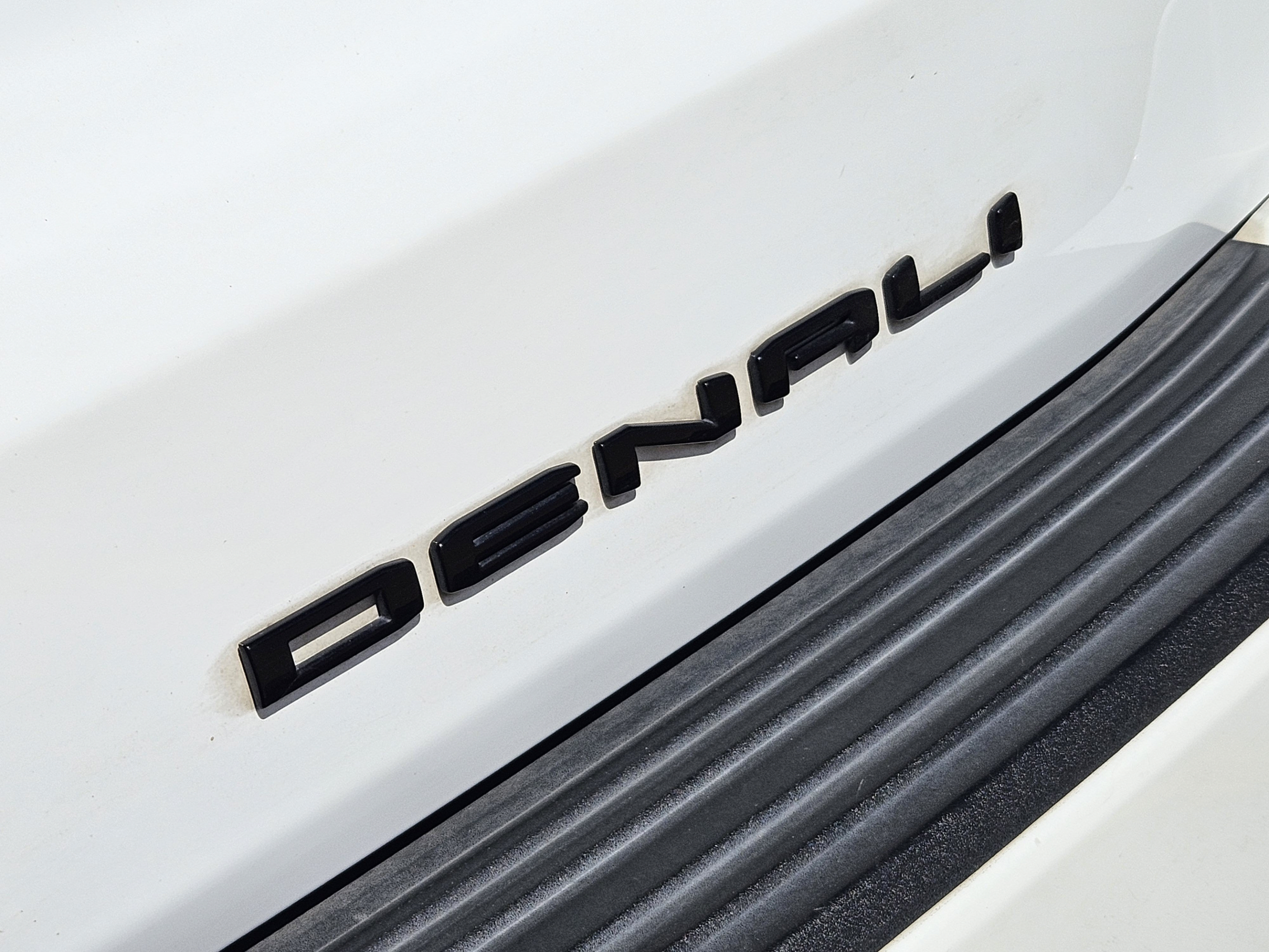 Used 2022 GMC Yukon Denali w/ Denali Premium Package AWD/4WD image 31