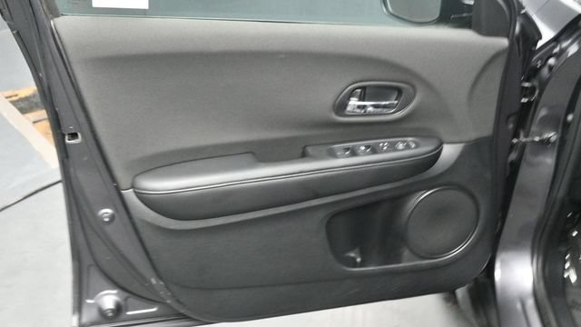 Used 2019 Honda HR-V LX image 14