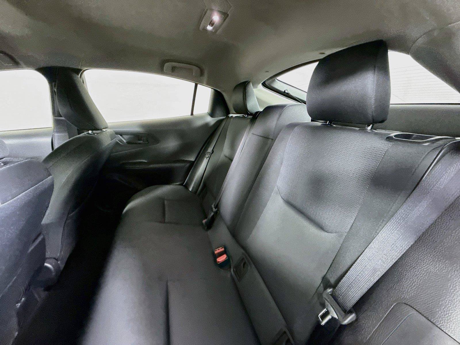 Certified 2025 Toyota Prius LE FWD image 27