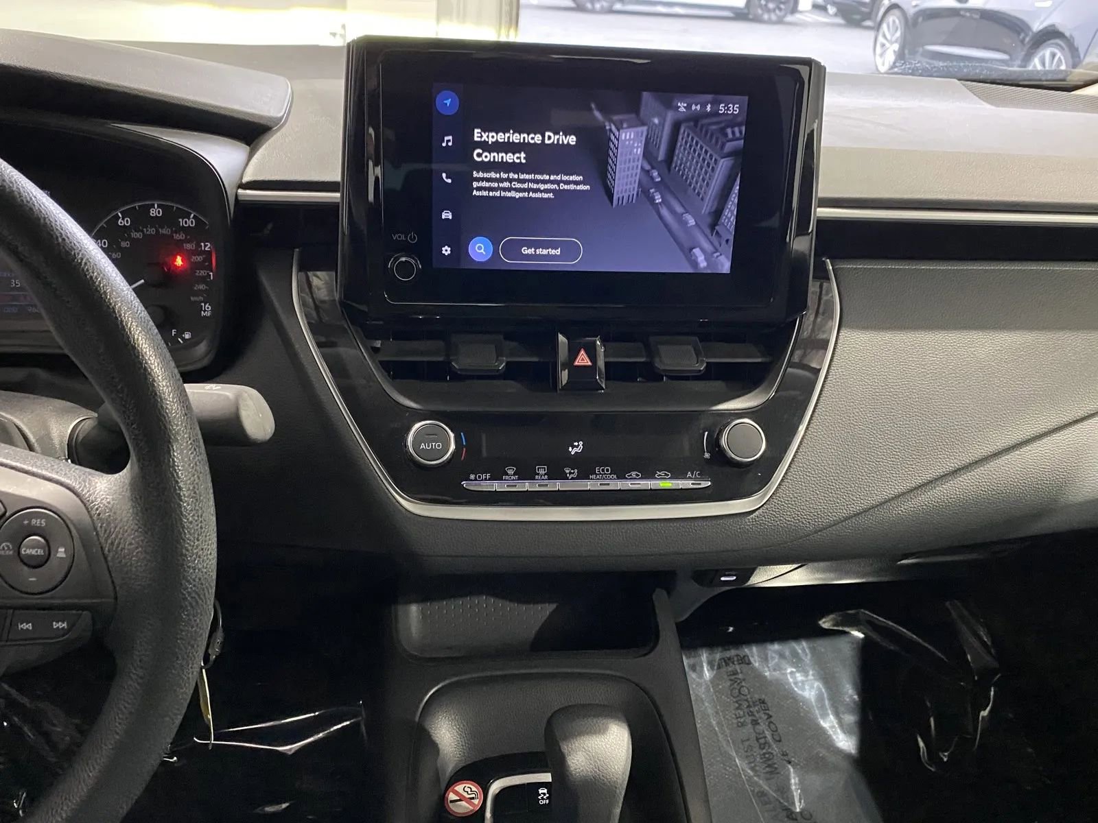 Used 2025 Toyota Corolla LE image 14