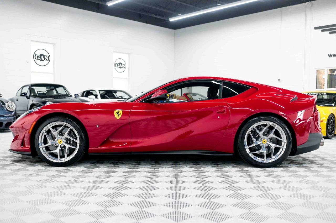 Used 2018 Ferrari 812 Superfast RWD image 11