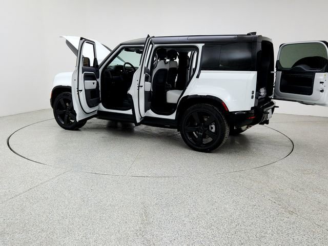New 2026 Land Rover Defender 110 X-Dynamic SE AWD/4WD image 12