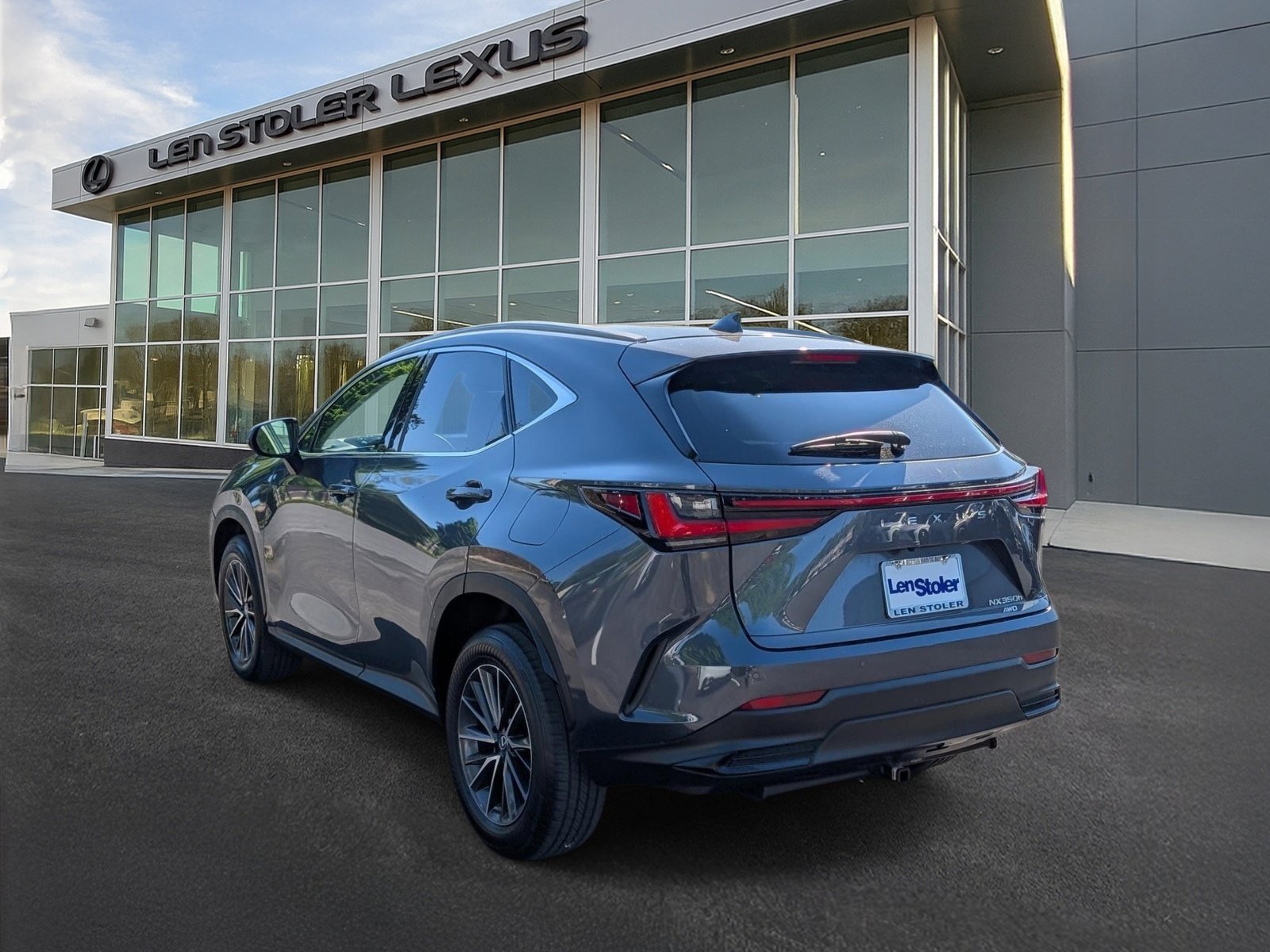 Used 2023 Lexus NX 350h AWD image 5
