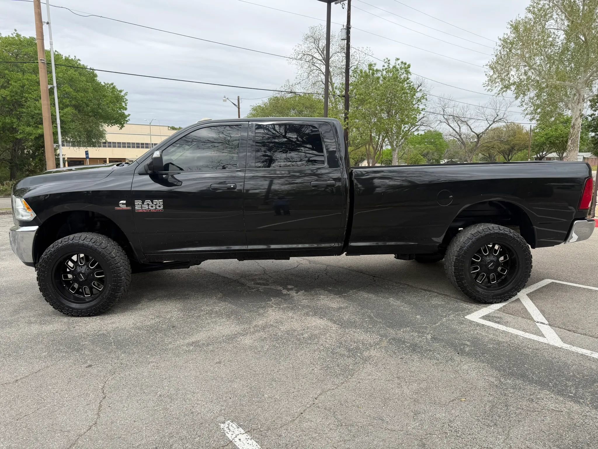 Used 2018 RAM 2500 Tradesman w/ Chrome Appearance Group AWD/4WD image 8