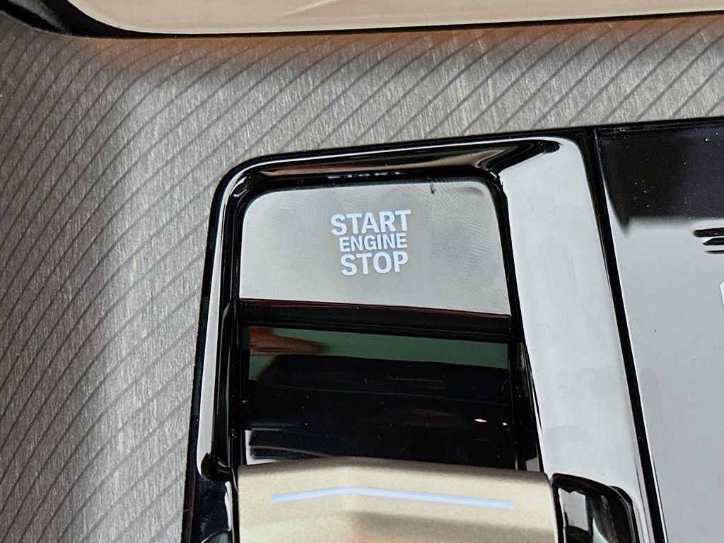 Used 2025 BMW X3 xDrive30i w/ Premium Package image 17