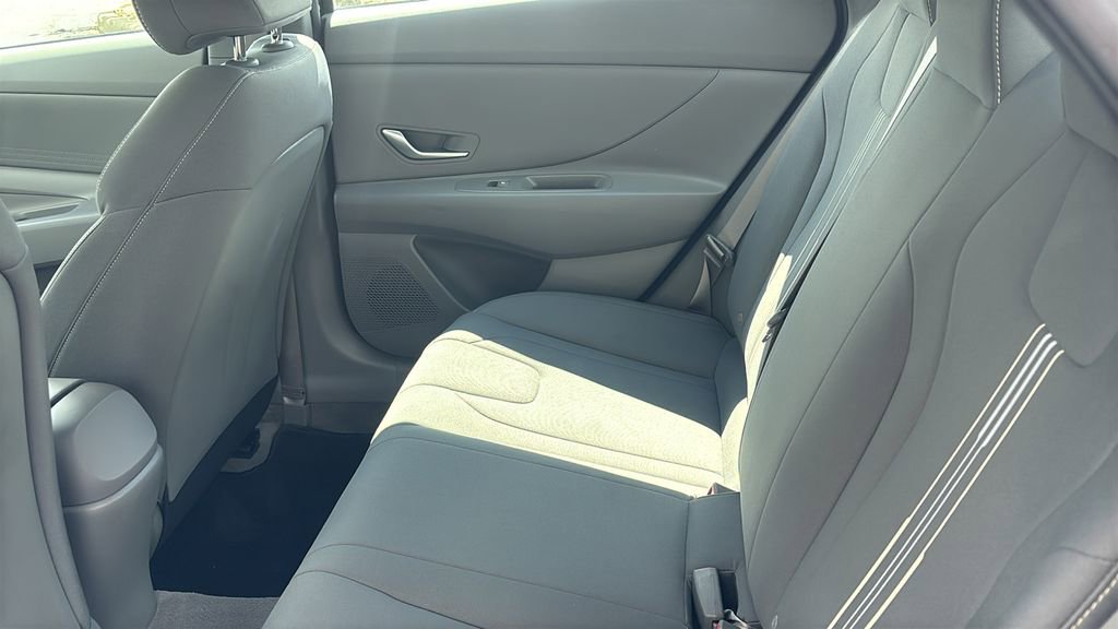 Used 2023 Hyundai Elantra SEL FWD image 28