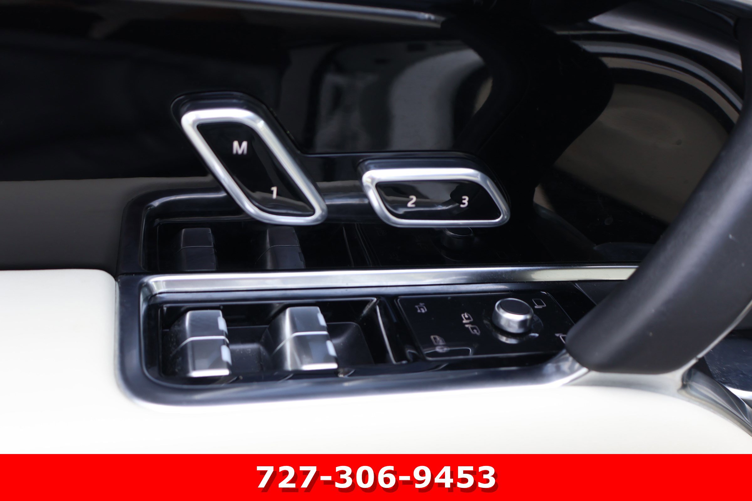 Used 2024 Land Rover Range Rover SE AWD/4WD image 15