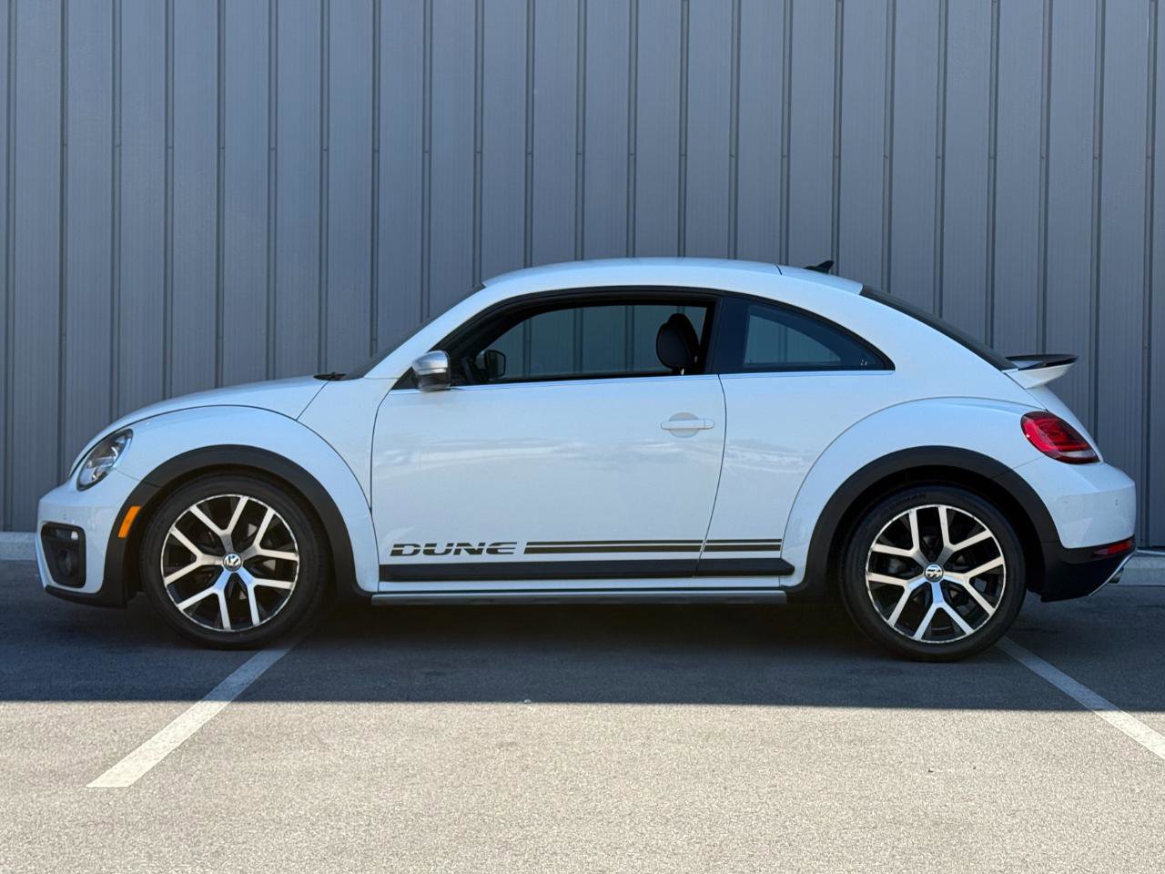 Used 2016 Volkswagen Beetle 1.8T Dune FWD image 8
