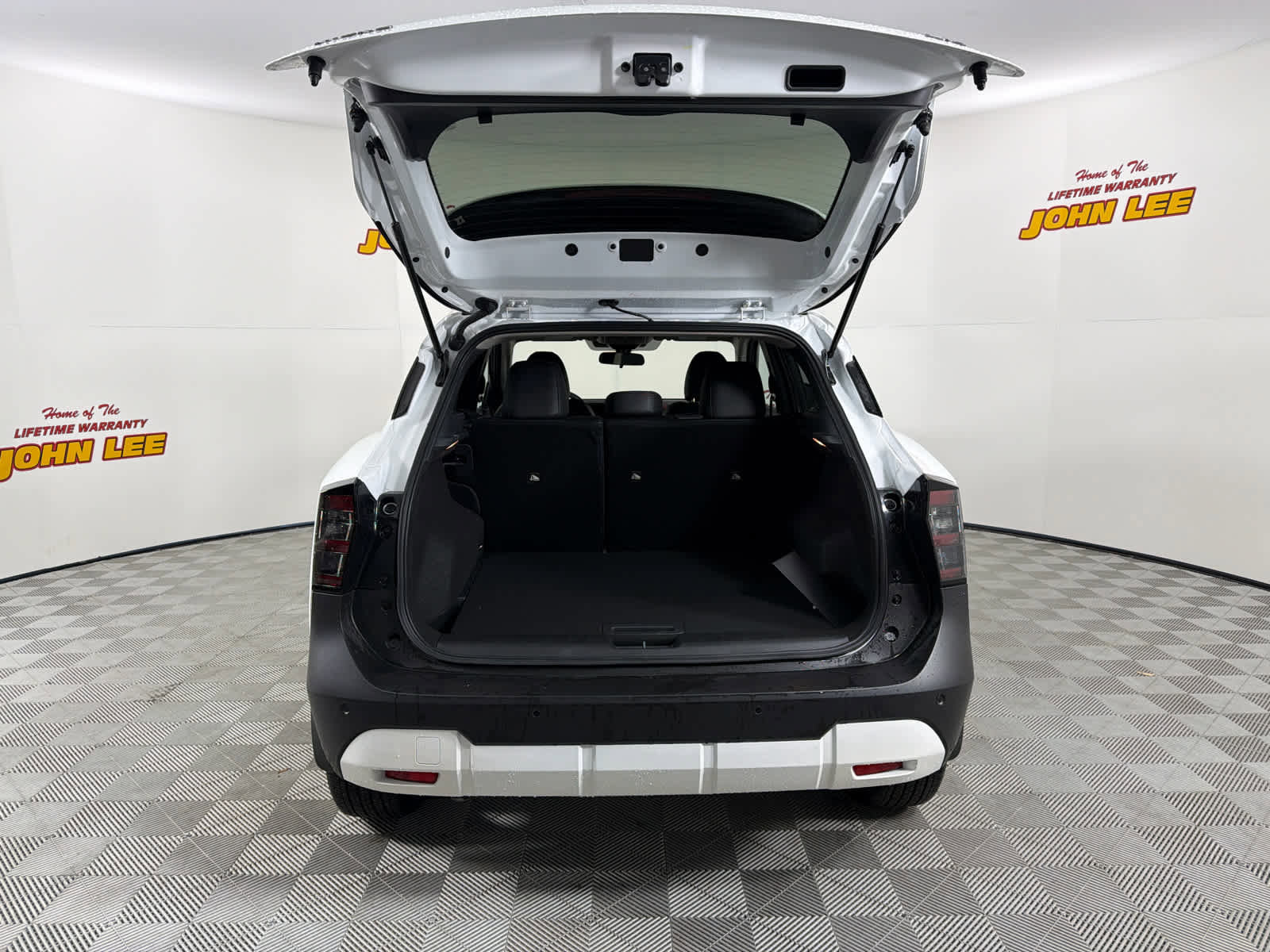 New 2026 Nissan Kicks SR image 5