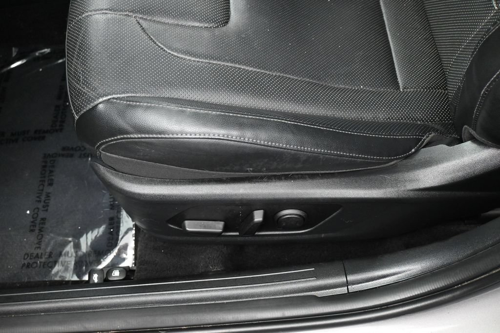 Used 2022 Hyundai Elantra Limited FWD image 17