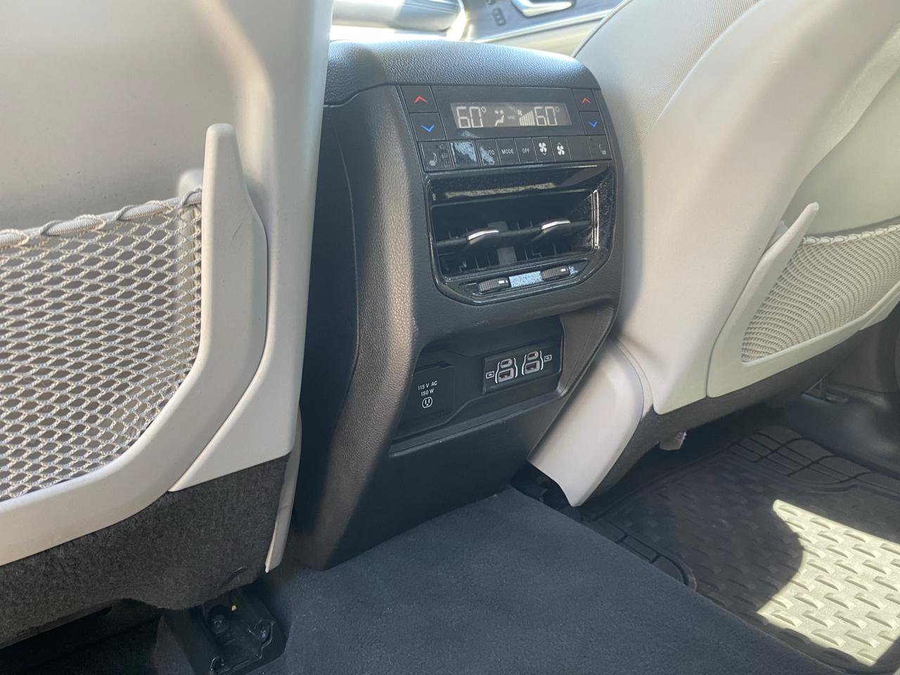 Used 2022 Jeep Grand Cherokee Overland w/ Advanced Protech Group III AWD/4WD image 24