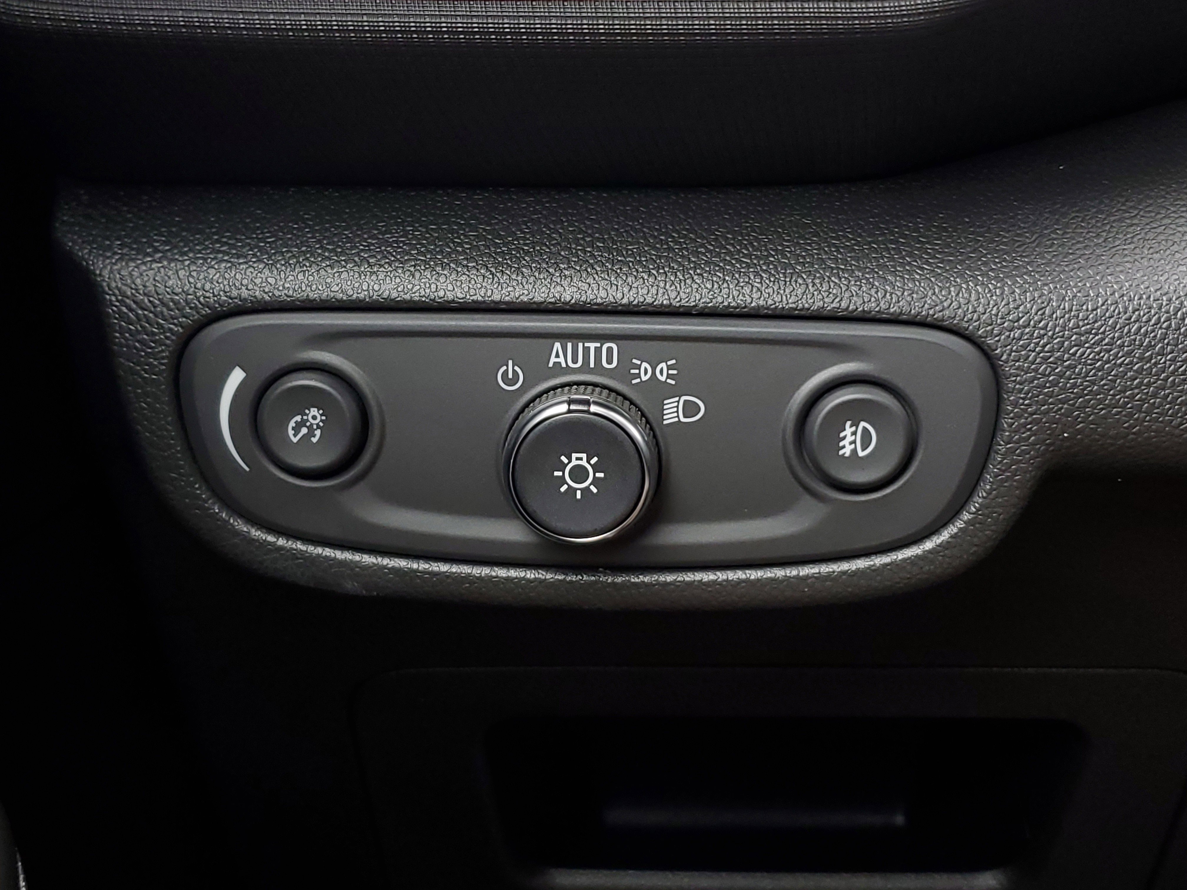 Used 2023 Chevrolet TrailBlazer RS w/ Sun and Liftgate Package image 32