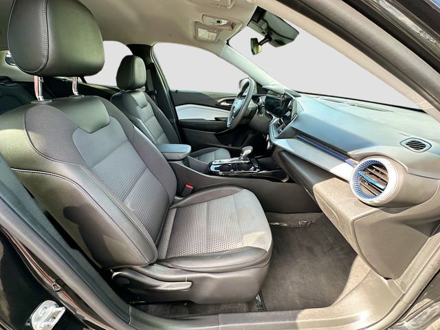 Used 2024 Chevrolet Trax LT image 25