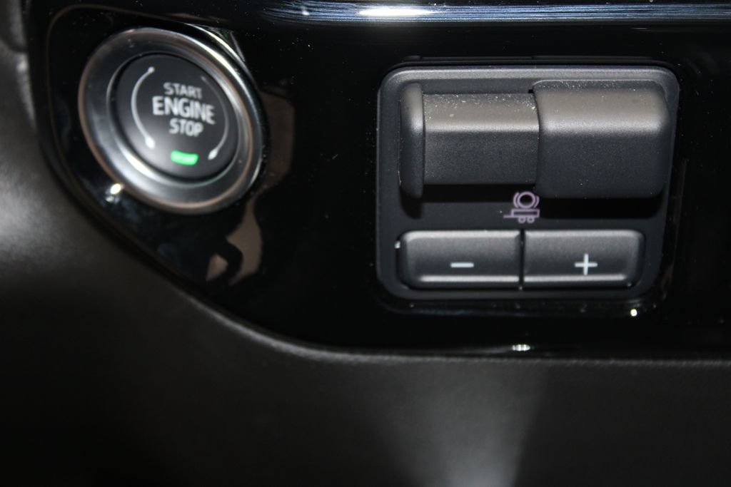 Used 2025 Chevrolet Silverado 1500 High Country AWD/4WD image 50