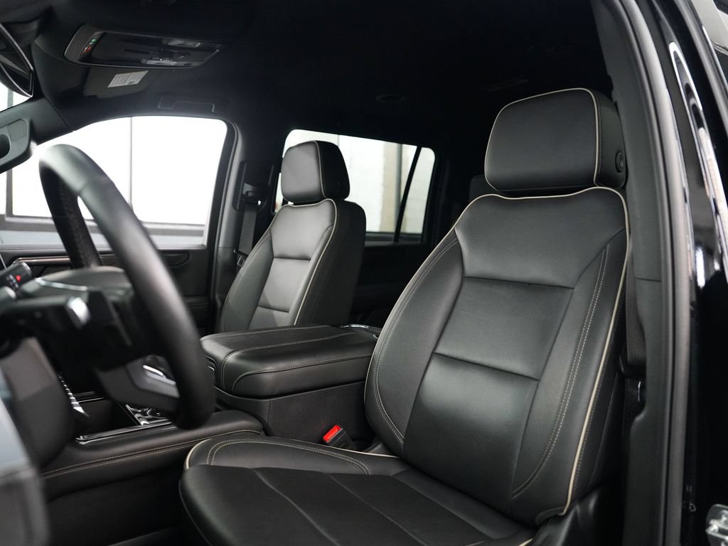 Used 2025 GMC Yukon XL Elevation w/ LPO, Elevation Black Package AWD/4WD image 28