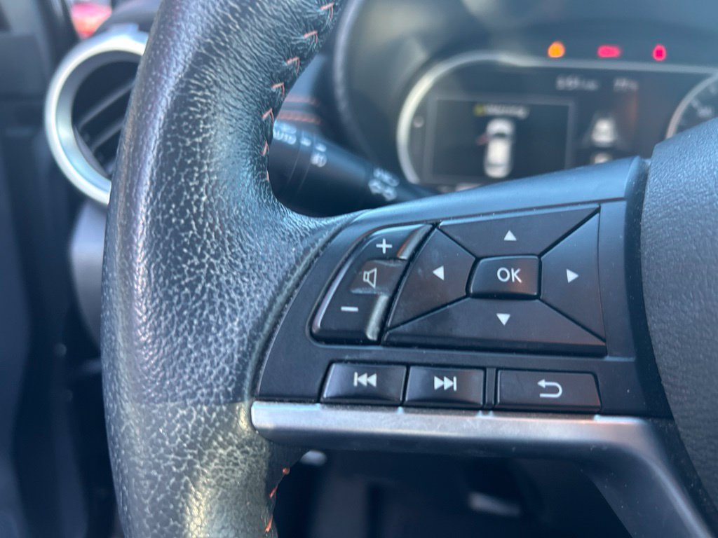 Used 2021 Nissan Versa SR w/ Convenience Package FWD image 6
