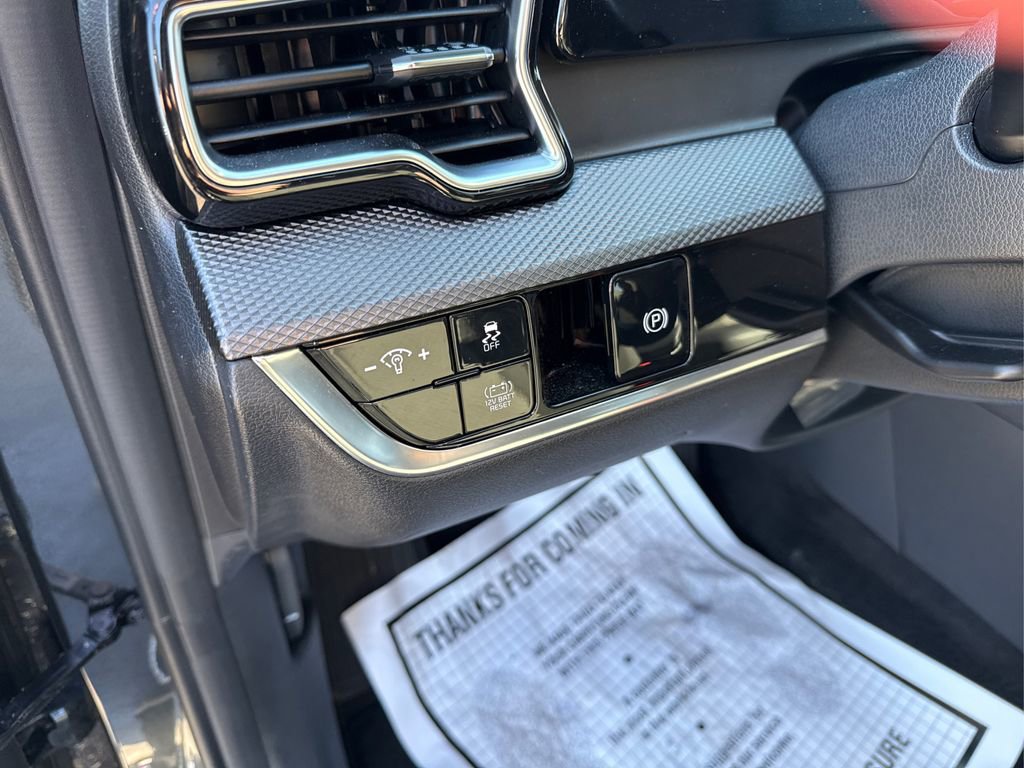 Certified 2025 Kia Sportage LX image 36