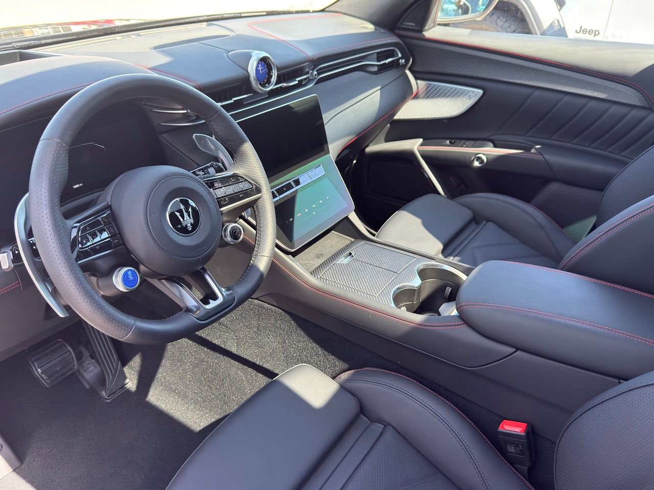 Certified 2024 Maserati Grecale Trofeo image 13