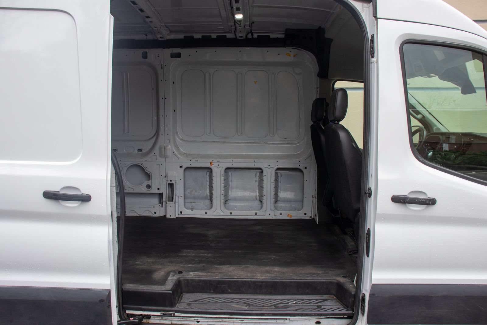 Used 2023 Ford Transit 250 Medium Roof AWD image 11