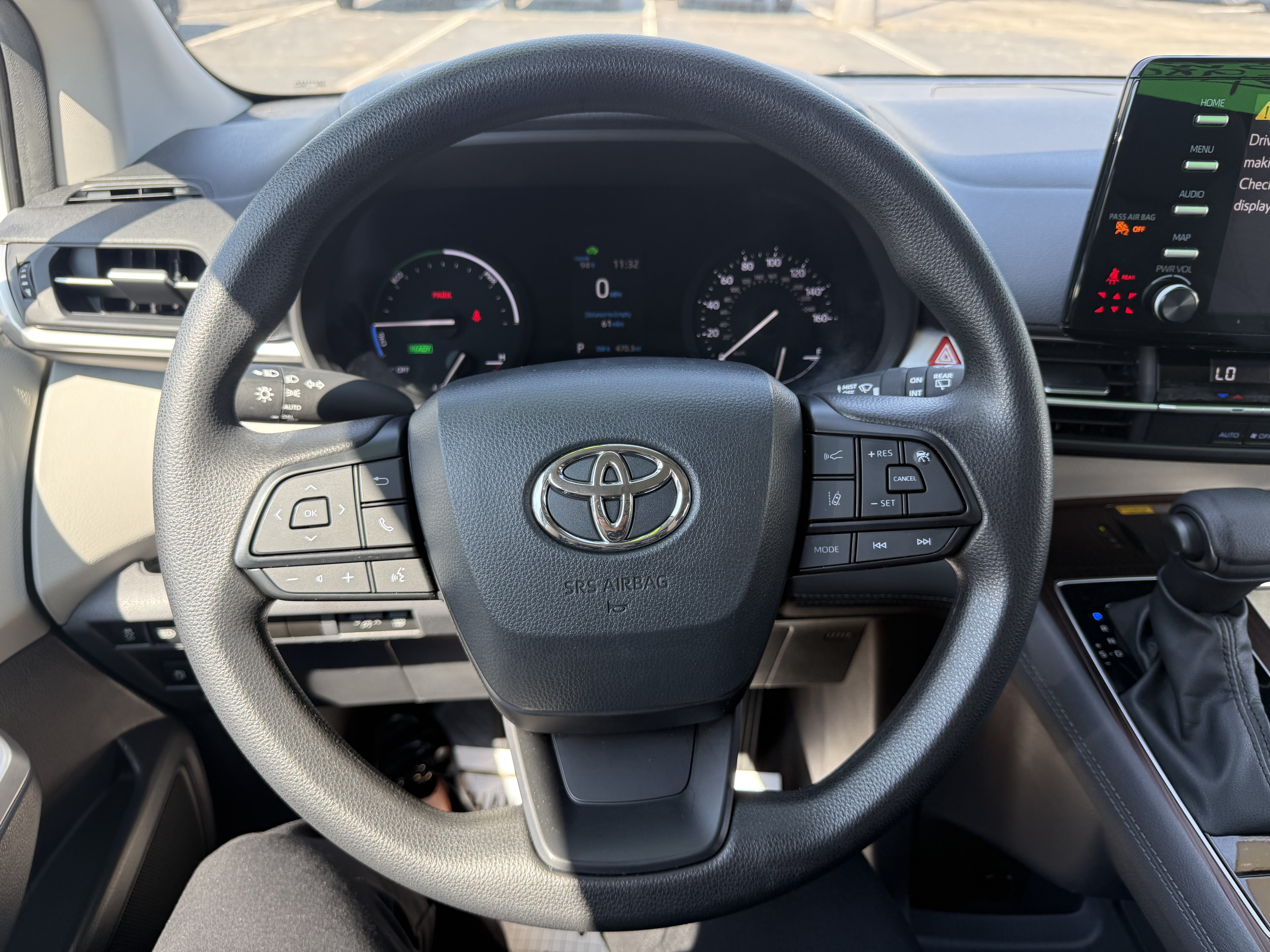 Certified 2024 Toyota Sienna LE w/ LE Plus Package AWD/4WD image 7