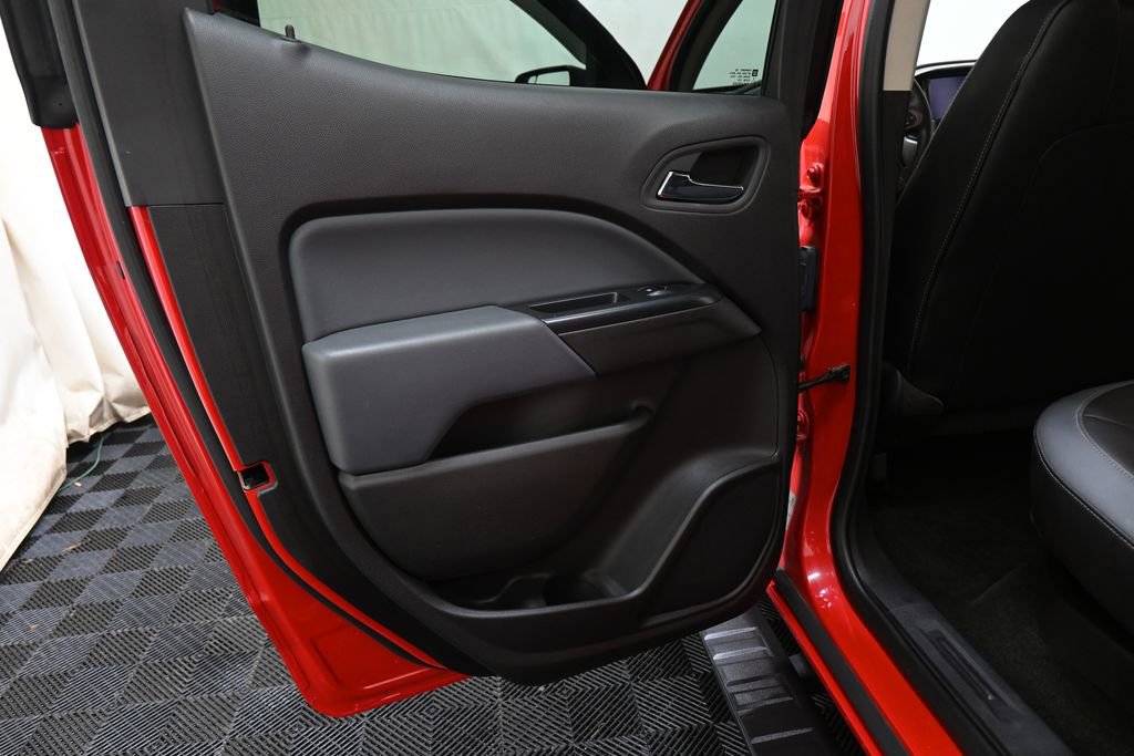 Used 2015 Chevrolet Colorado Z71 w/ LPO, Bed Protection Package image 16