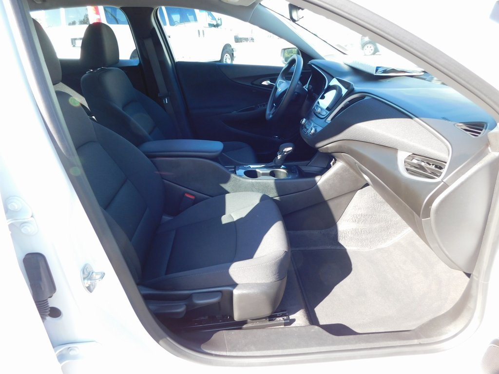 Used 2024 Chevrolet Malibu LS w/ Driver Confidence Package image 17