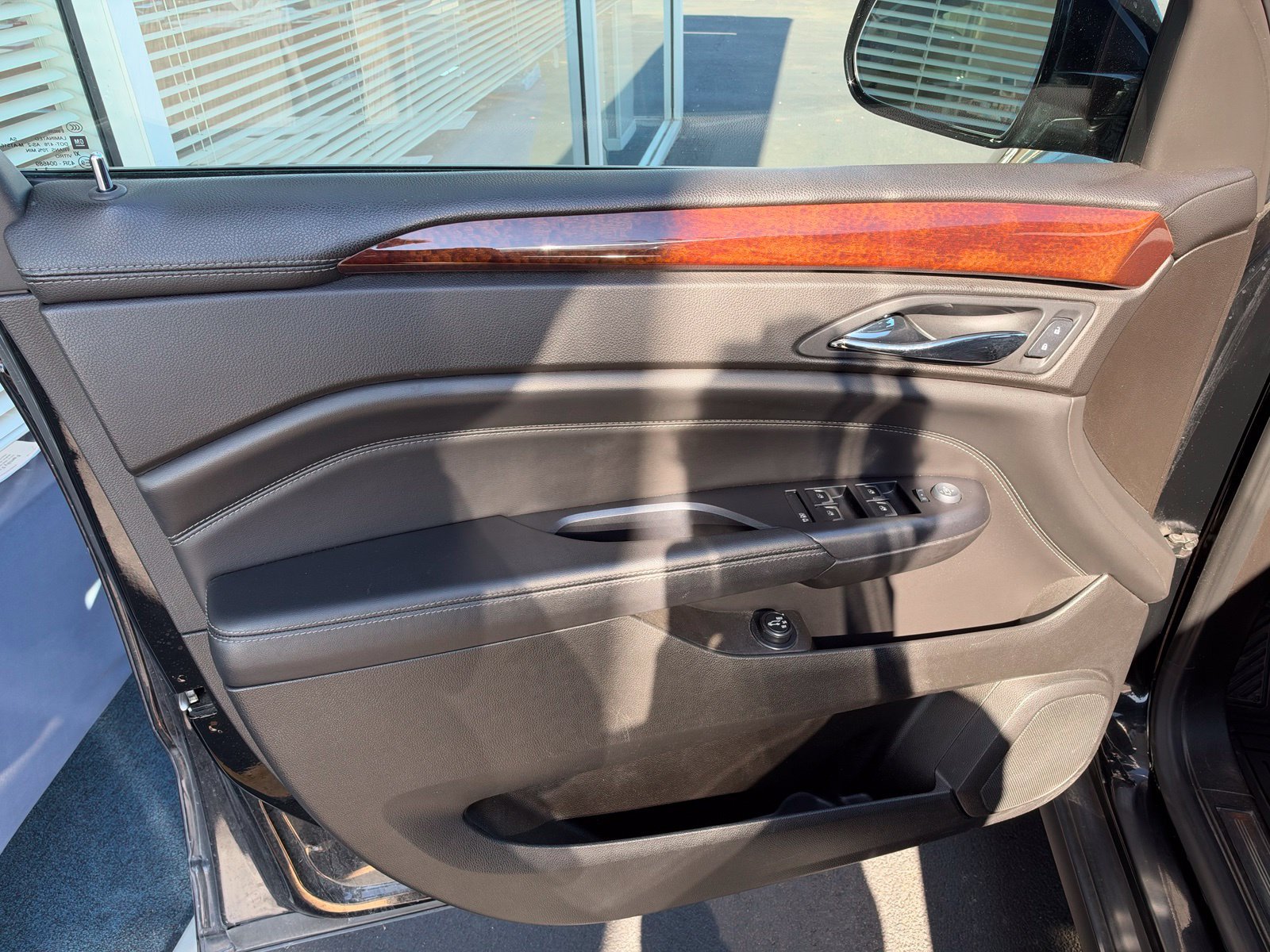 Used 2014 Cadillac SRX Performance w/ Driver Awareness Package FWD image 12