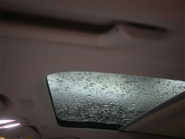 Used 2022 Volvo XC60 B5 Momentum w/ Climate Package image 19