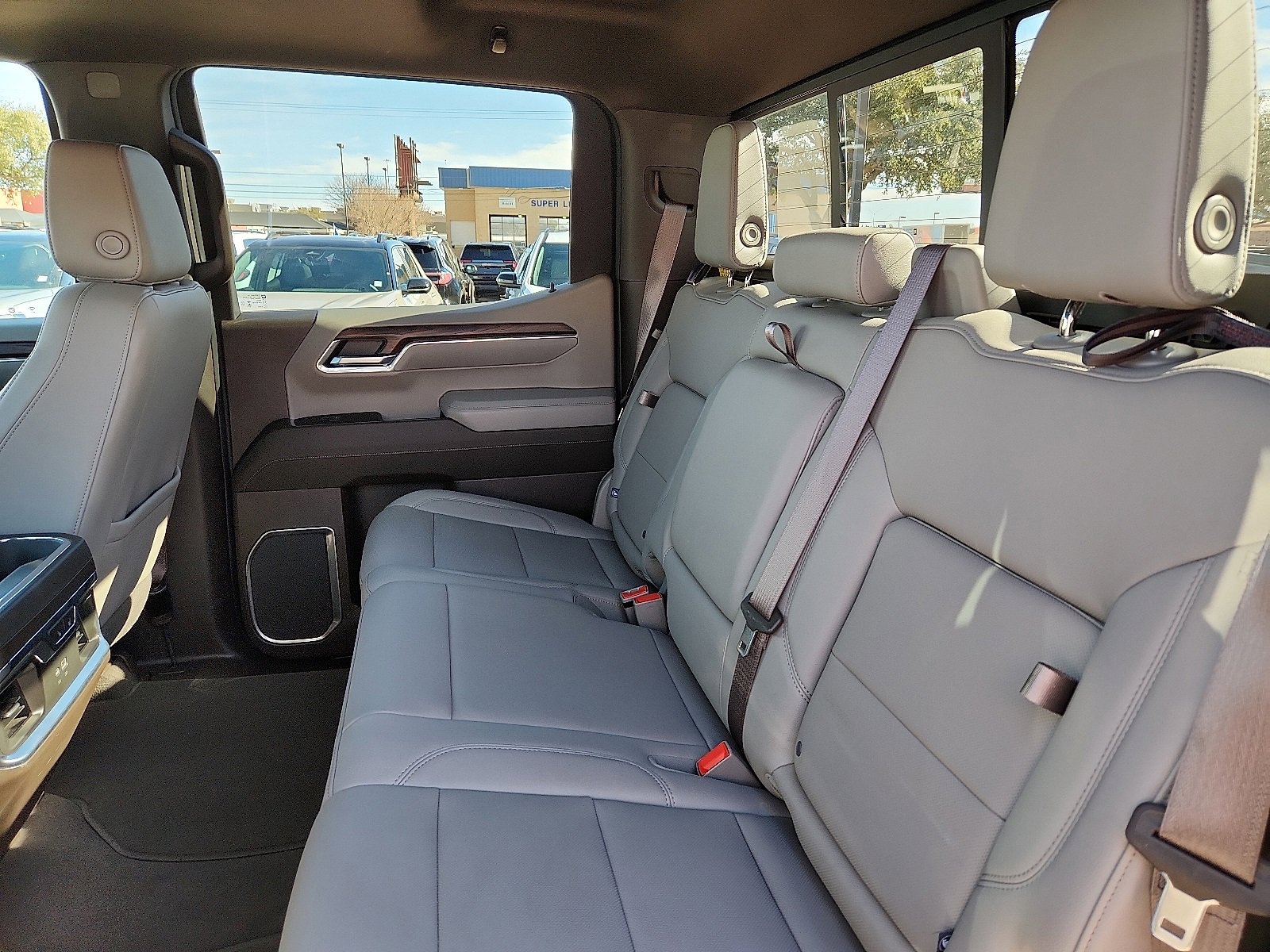 Used 2024 GMC Sierra 1500 SLT image 12