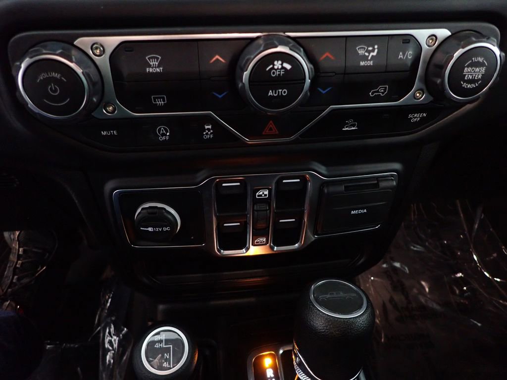 Used 2023 Jeep Gladiator Overland image 36