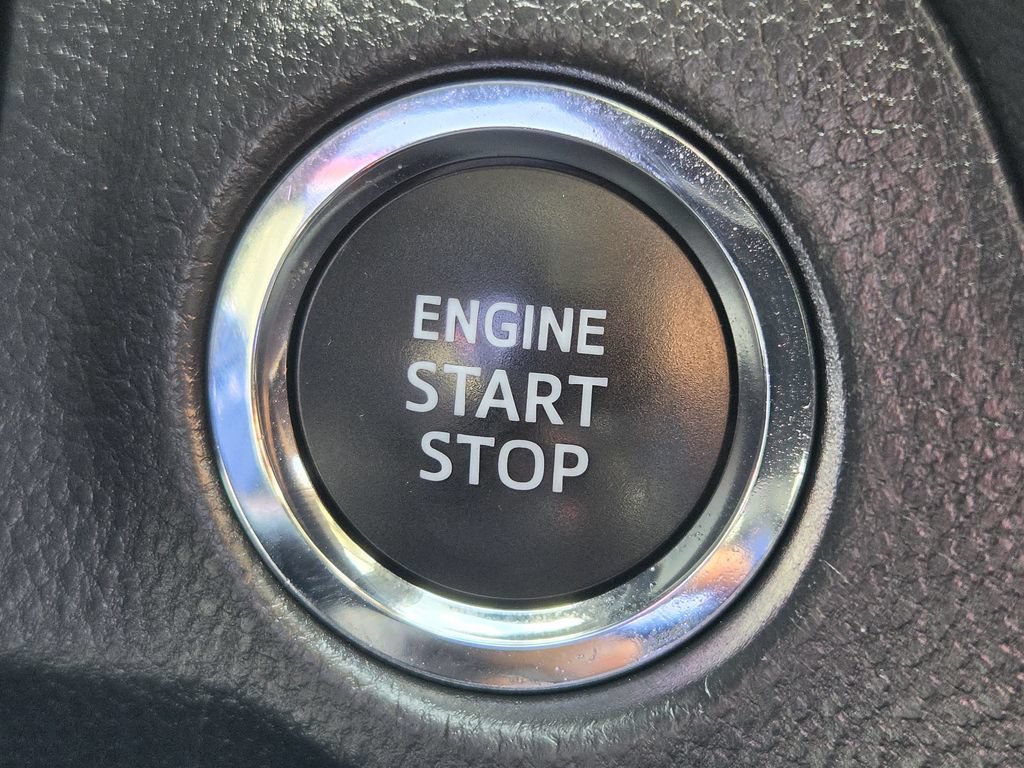 Used 2025 Toyota RAV4 XLE FWD image 22