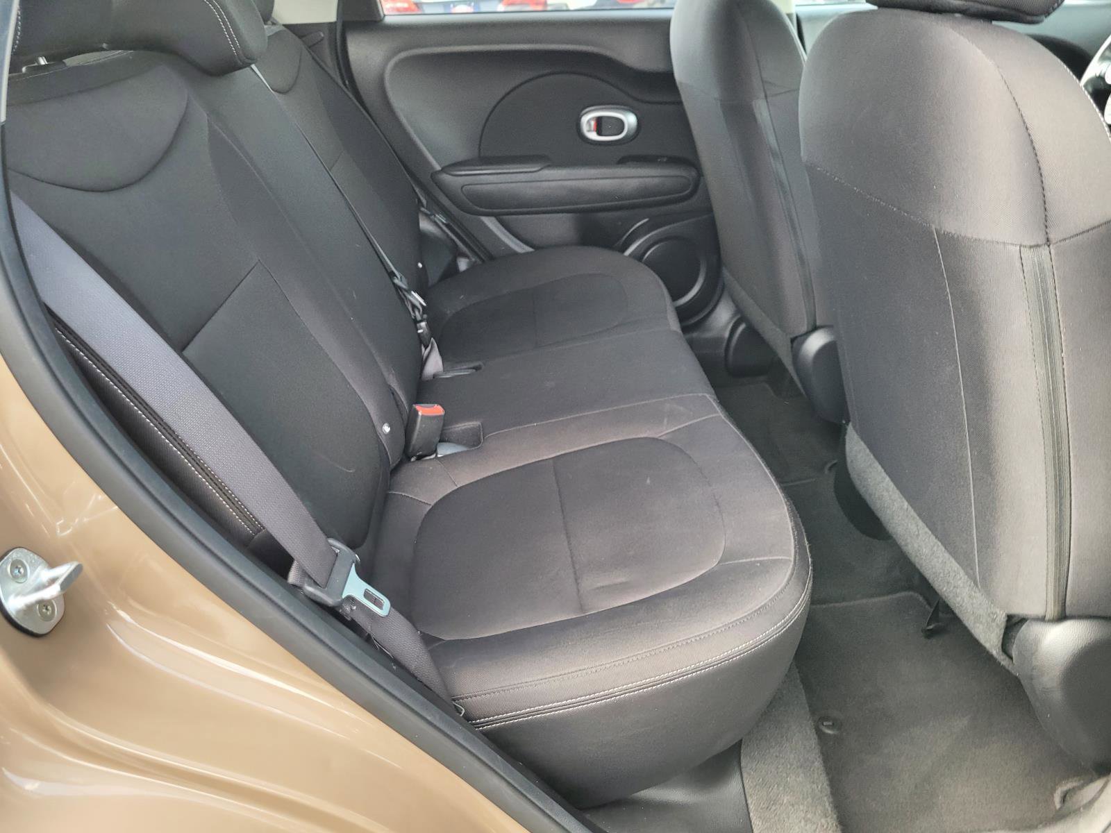 Used 2015 Kia Soul FWD image 18