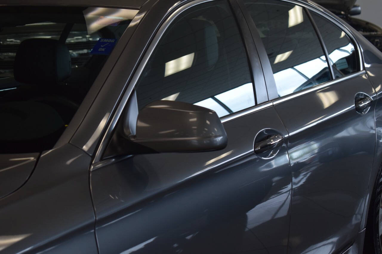 Used 2012 BMW 528i Sedan RWD image 16